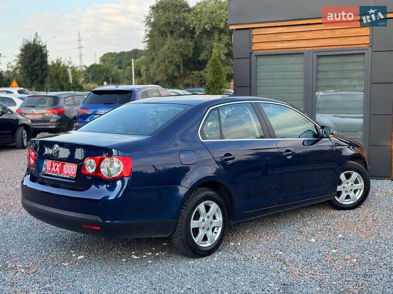 Седан Volkswagen Jetta 2010 в Дрогобыче