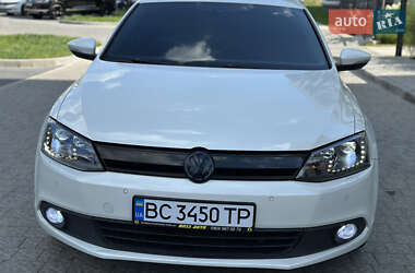 Седан Volkswagen Jetta 2013 в Львове