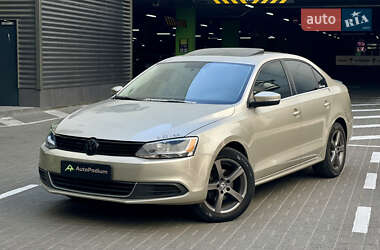 Седан Volkswagen Jetta 2013 в Киеве