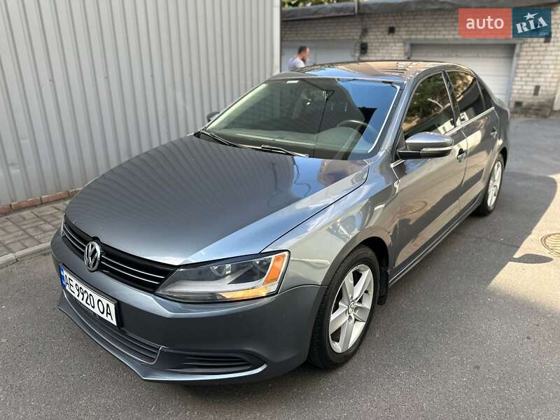 Седан Volkswagen Jetta 2014 в Днепре