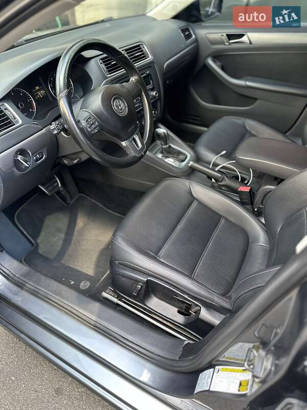 Седан Volkswagen Jetta 2014 в Днепре