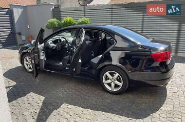 Седан Volkswagen Jetta 2014 в 