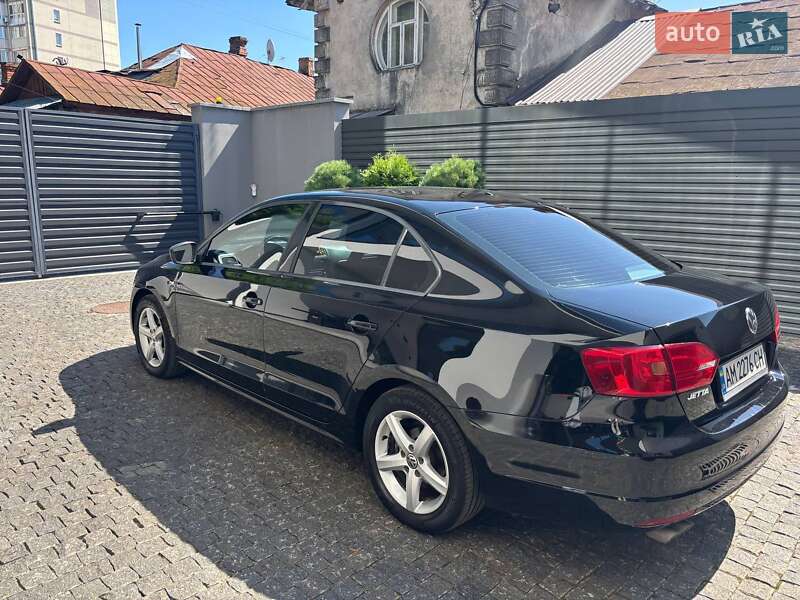 Седан Volkswagen Jetta 2014 в Житомирі фото 12 Седан Volkswagen Jetta 2014 в Житомирі