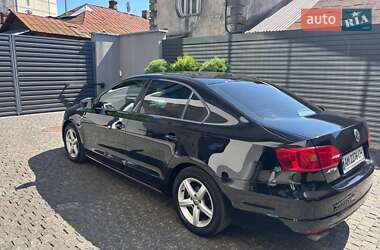 Седан Volkswagen Jetta 2014 в 