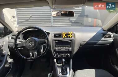 Седан Volkswagen Jetta 2014 в 