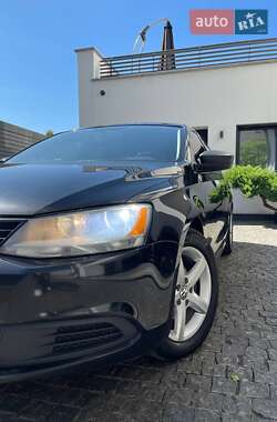 Седан Volkswagen Jetta 2014 в 