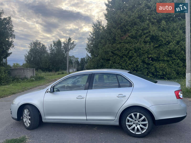 Седан Volkswagen Jetta 2007 в Дубно