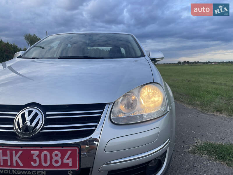 Седан Volkswagen Jetta 2007 в Дубно