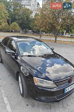 Седан Volkswagen Jetta 2011 в 
