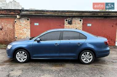 Седан Volkswagen Jetta 2016 в Києві