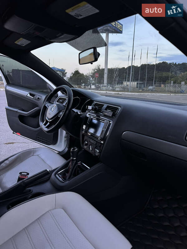 Седан Volkswagen Jetta 2016 в Полтаві фото 8 Седан Volkswagen Jetta 2016 в Полтаві