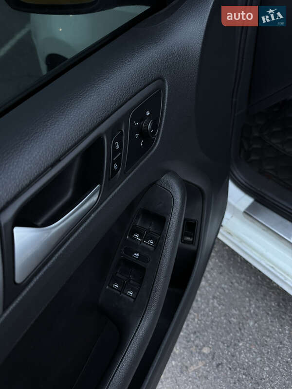 Седан Volkswagen Jetta 2016 в Полтаві фото 18 Седан Volkswagen Jetta 2016 в Полтаві