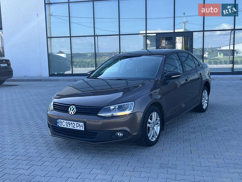 Седан Volkswagen Jetta 2011 в 