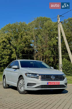 Седан Volkswagen Jetta 2019 в Львове