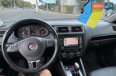 Седан Volkswagen Jetta 2013 в 
