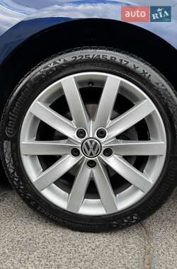 Седан Volkswagen Jetta 2013 в 