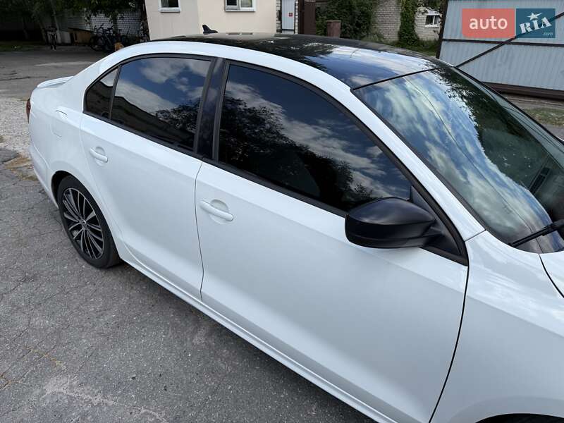 Седан Volkswagen Jetta 2015 в Полтаве