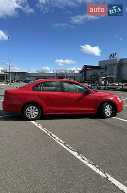 Седан Volkswagen Jetta 2012 в 