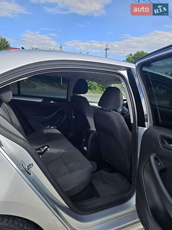 Седан Volkswagen Jetta 2011 в Черновцах фото 21 Седан Volkswagen Jetta 2011 в Черновцах