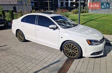 Седан Volkswagen Jetta 2012 в 