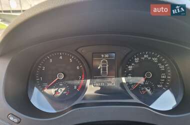Седан Volkswagen Jetta 2012 в 