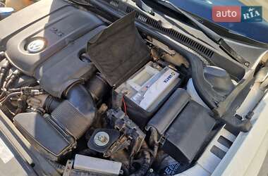 Седан Volkswagen Jetta 2012 в 