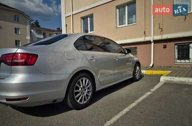 Седан Volkswagen Jetta 2015 в 