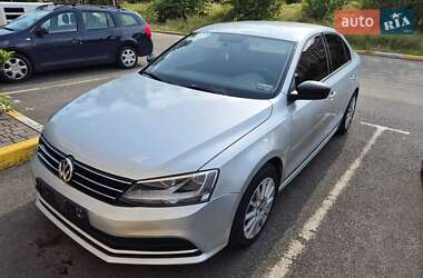 Седан Volkswagen Jetta 2015 в 