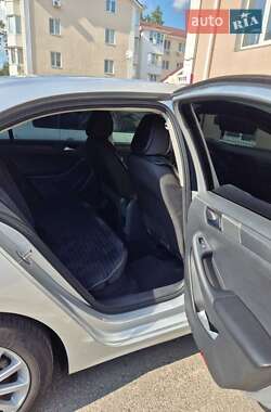 Седан Volkswagen Jetta 2015 в 