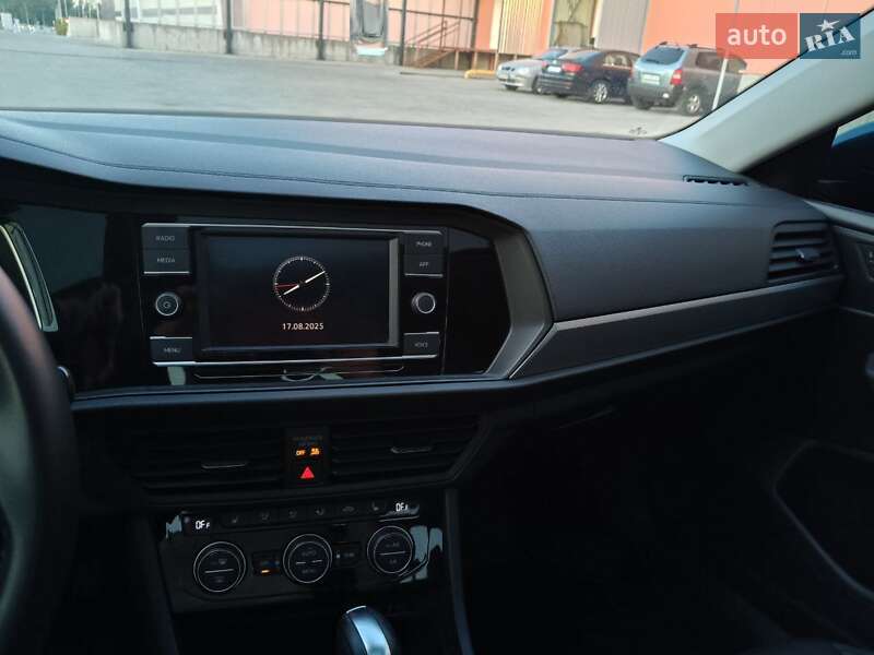 Седан Volkswagen Jetta 2021 в Києві