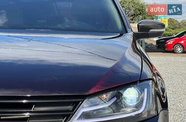 Седан Volkswagen Jetta 2015 в  фото 4 Седан Volkswagen Jetta 2015 в