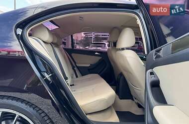Седан Volkswagen Jetta 2015 в  фото 20 Седан Volkswagen Jetta 2015 в