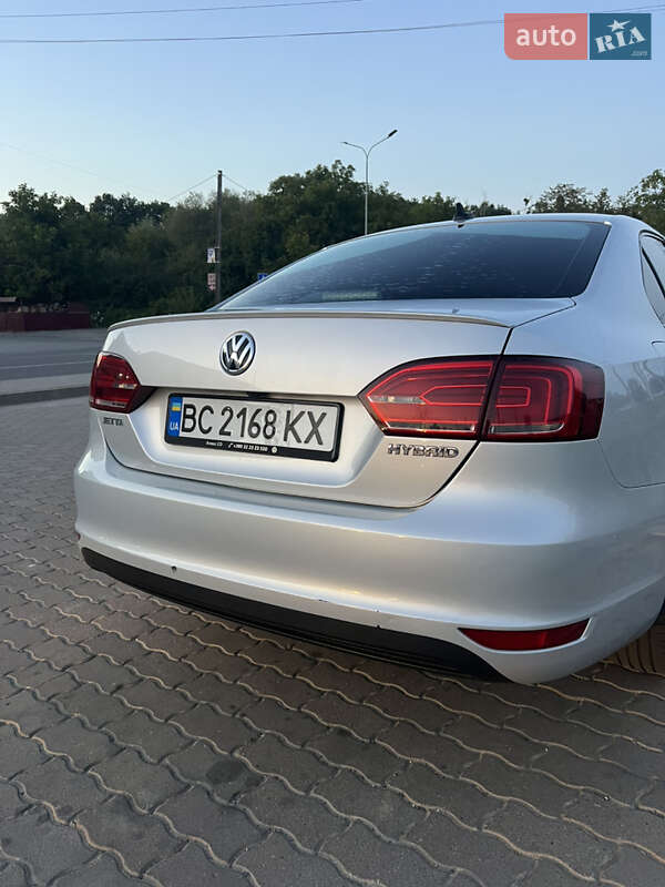 Седан Volkswagen Jetta 2013 в Львове