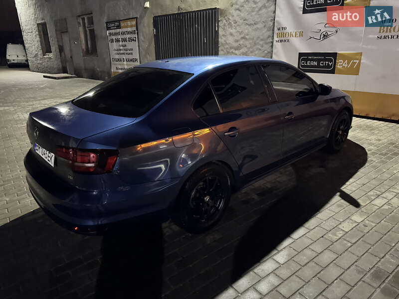 Седан Volkswagen Jetta 2016 в Сумах