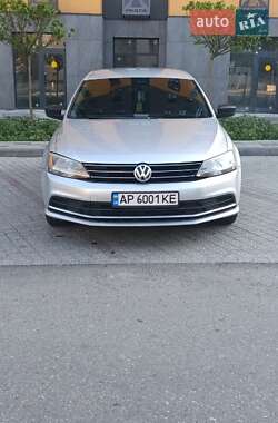 Седан Volkswagen Jetta 2015 в 