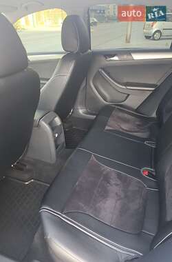 Седан Volkswagen Jetta 2015 в 