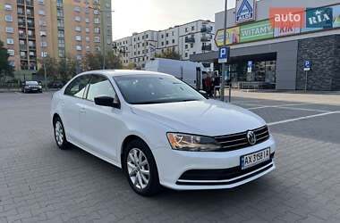 Седан Volkswagen Jetta 2015 в 