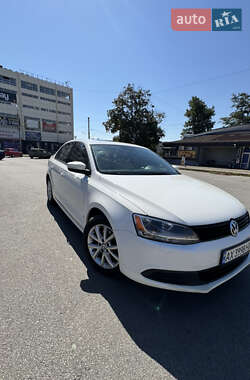 Седан Volkswagen Jetta 2010 в 