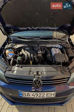 Седан Volkswagen Jetta 2012 в 