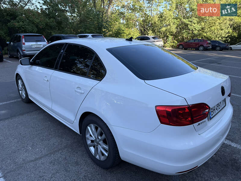Седан Volkswagen Jetta 2013 в Одессе