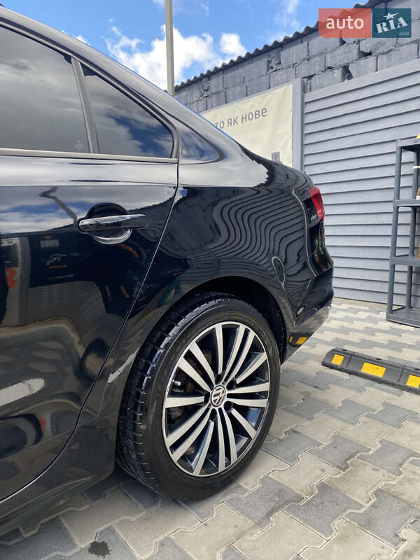 Седан Volkswagen Jetta 2015 в Харкові