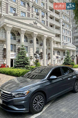 Седан Volkswagen Jetta 2019 в Сумах