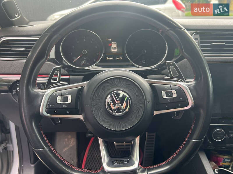 Седан Volkswagen Jetta 2016 в Кропивницькому фото 8 Седан Volkswagen Jetta 2016 в Кропивницькому