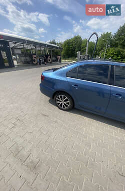 Седан Volkswagen Jetta 2017 в 