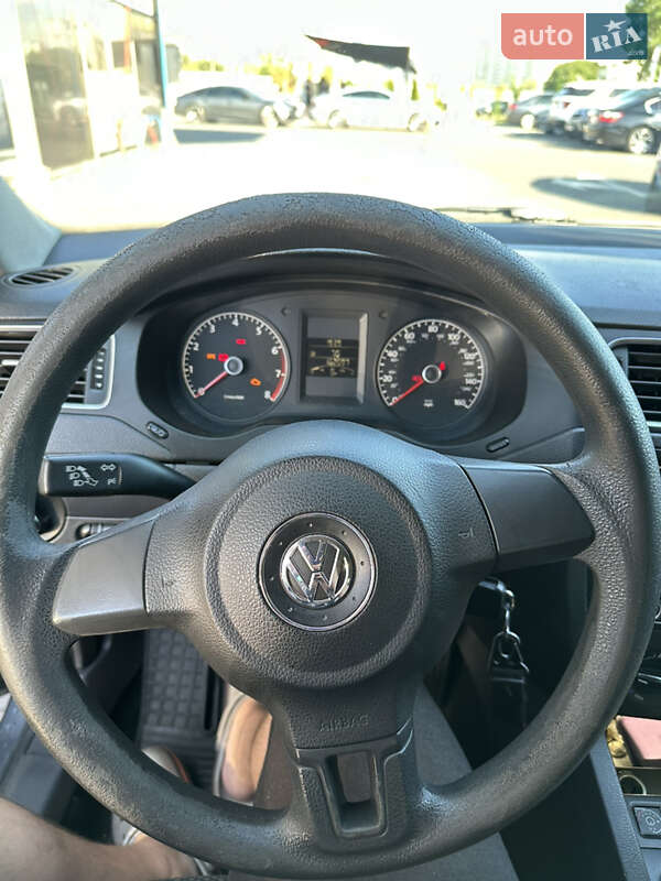 Седан Volkswagen Jetta 2014 в Києві