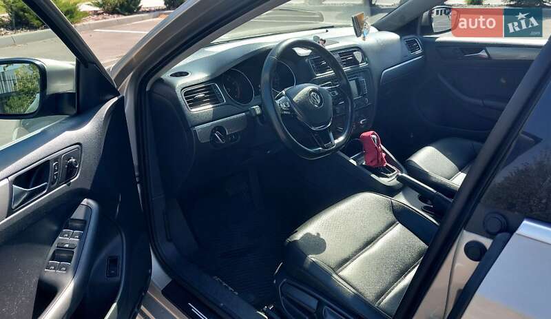 Седан Volkswagen Jetta 2015 в Києві