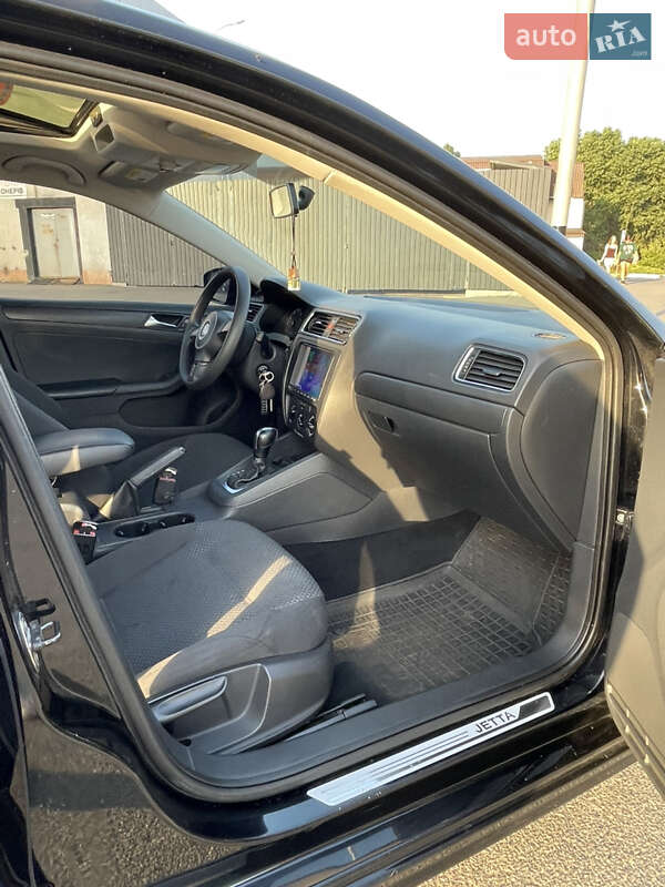 Седан Volkswagen Jetta 2012 в Києві