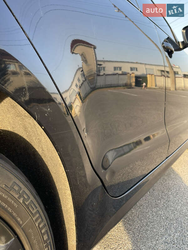 Седан Volkswagen Jetta 2012 в Києві