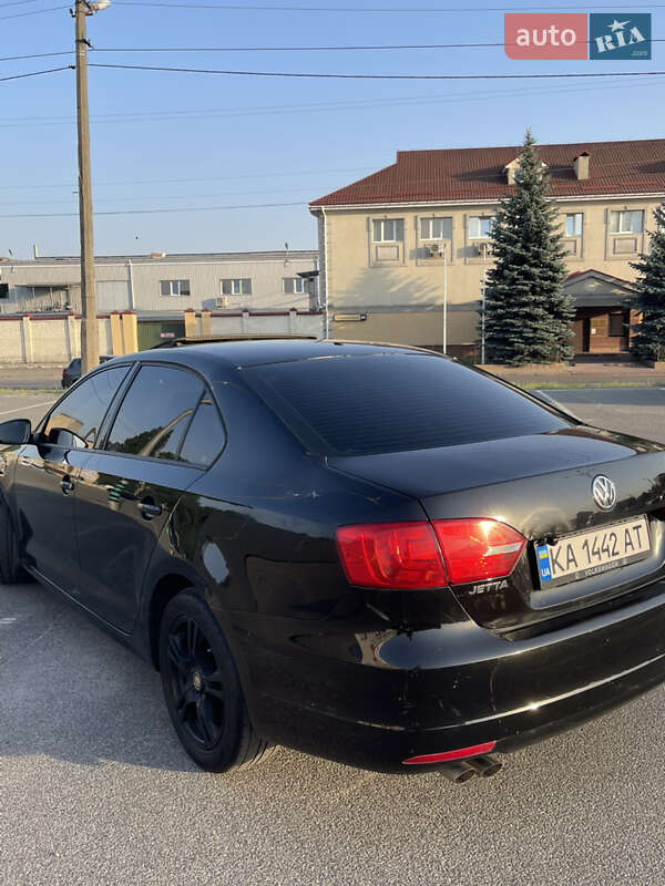 Седан Volkswagen Jetta 2012 в Києві