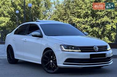 Седан Volkswagen Jetta 2016 в Харкові